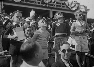 Children at the 1935 Air Races