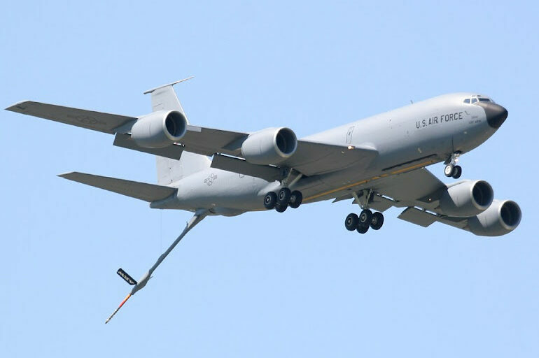 U.S. Air Force KC-135 Stratotanker – Refueling Demonstration